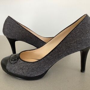 Nine West Size 8.5M Black/Grey Tweed High Heel Platform Pumps